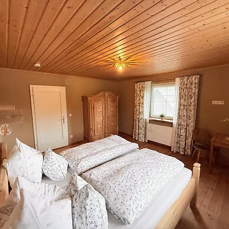 Sonnenplatz Ploninger 公寓